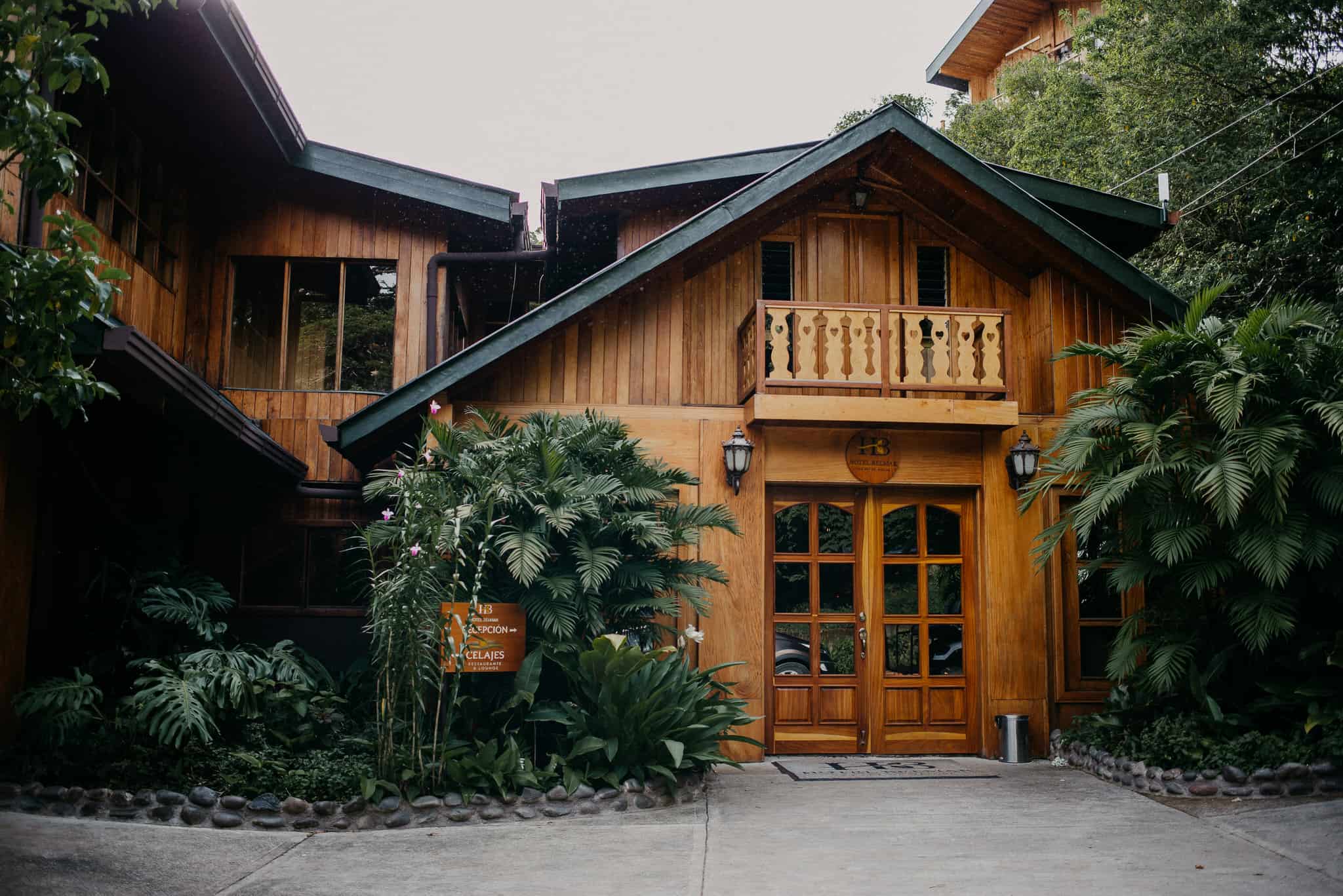 COSTA RICA WEDDING PHOTOGRAPHER